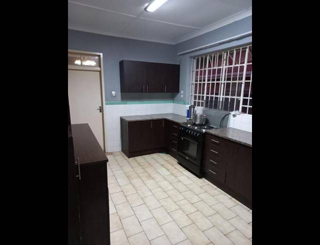 3 BEDROOM PROPERTY TO RENT IN KENSINGTON